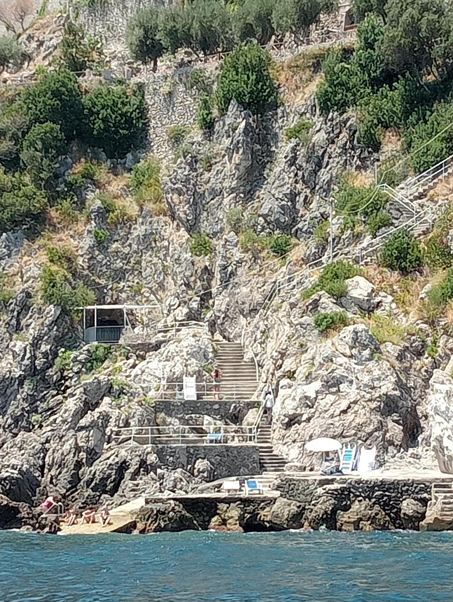 Appartamento Di Raphael Con Discesa Privata Al Mare Amalfi Zewnętrze zdjęcie