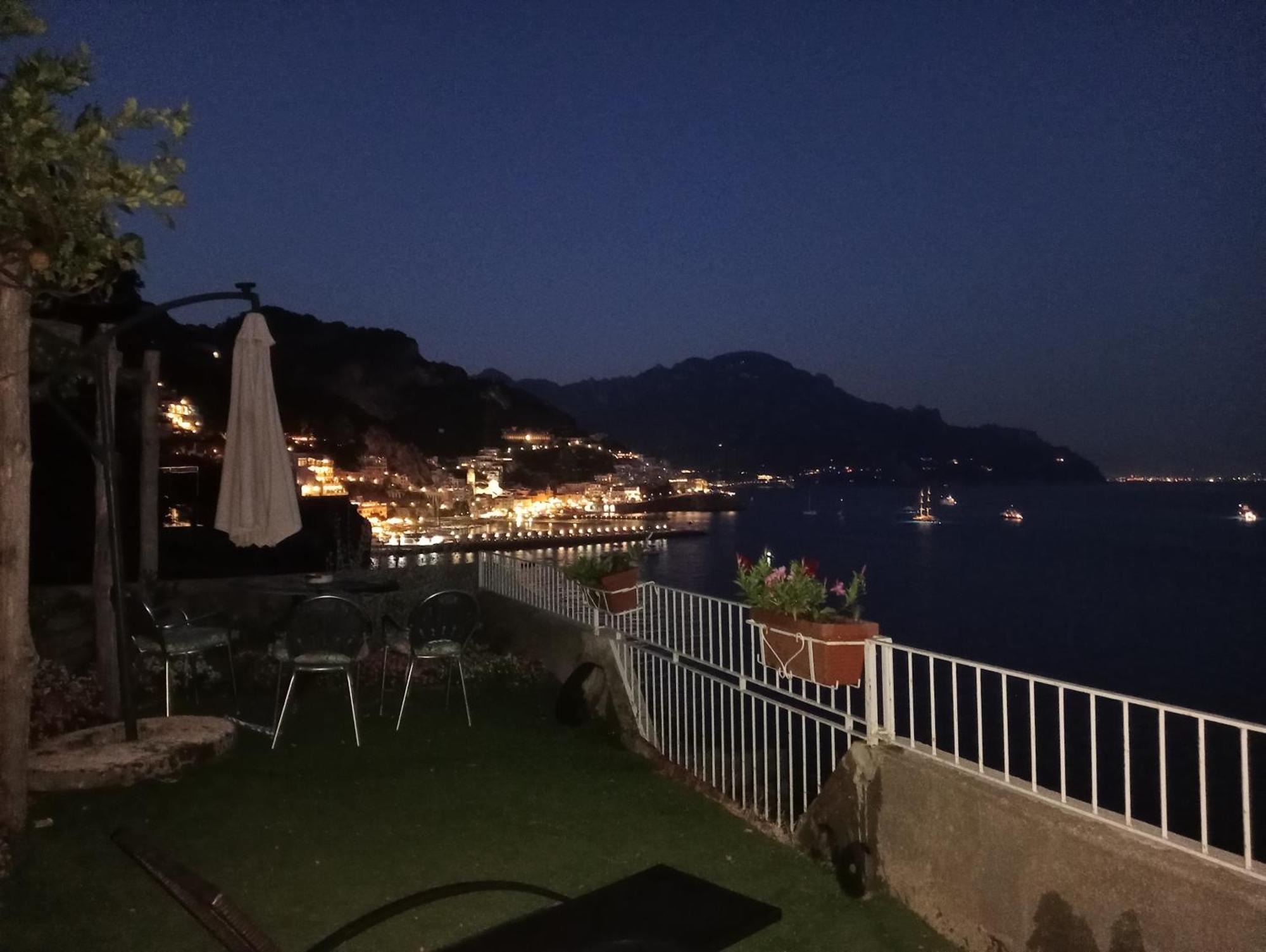 Appartamento Di Raphael Con Discesa Privata Al Mare Amalfi Zewnętrze zdjęcie