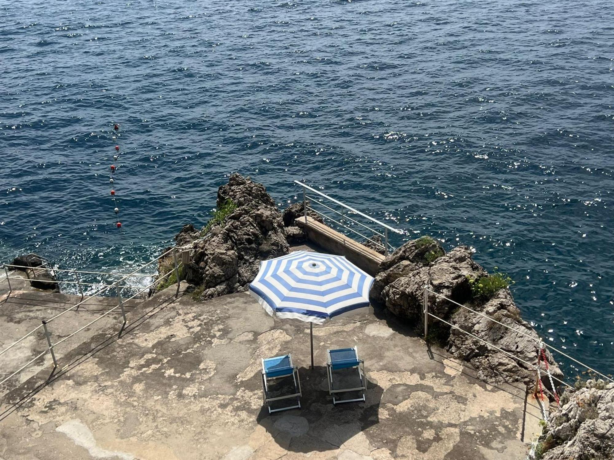 Appartamento Di Raphael Con Discesa Privata Al Mare Amalfi Zewnętrze zdjęcie